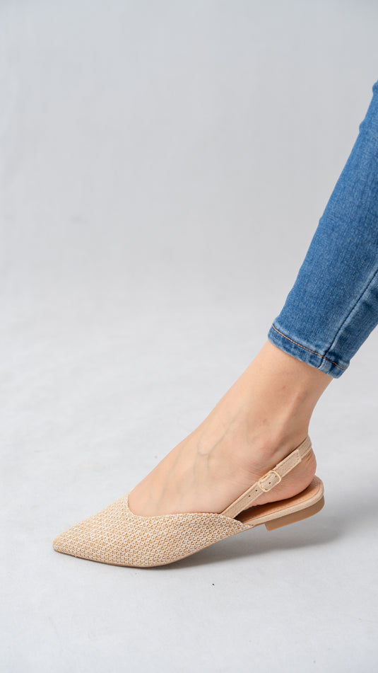 Sandales plates pour femmes à bout pointu avec bride