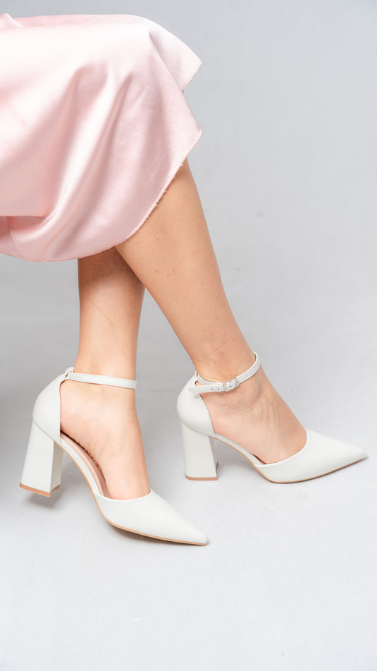 Escarpins à talons et bouts carrés