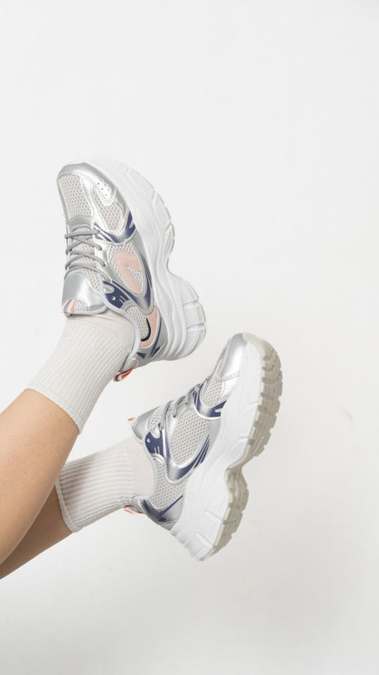 Baskets à lacets et semelle épaisse