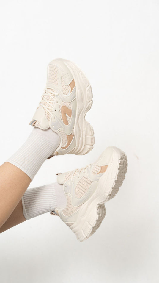 Baskets à lacets et semelle épaisse