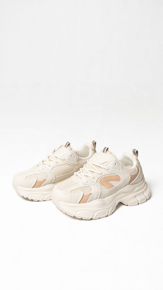 Baskets à lacets et semelle épaisse