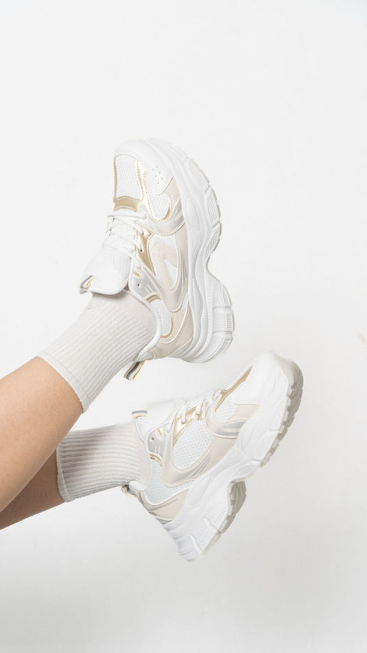 Baskets à lacets et semelle épaisse