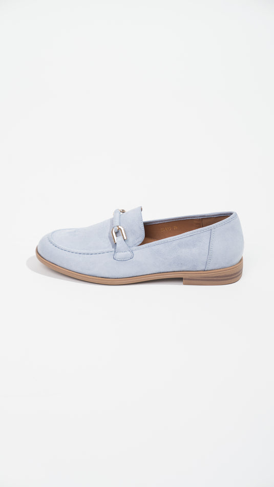 Mocassins femme en dain bleu de la marque Manuella, élégants et confortables, avec une finition soignée.