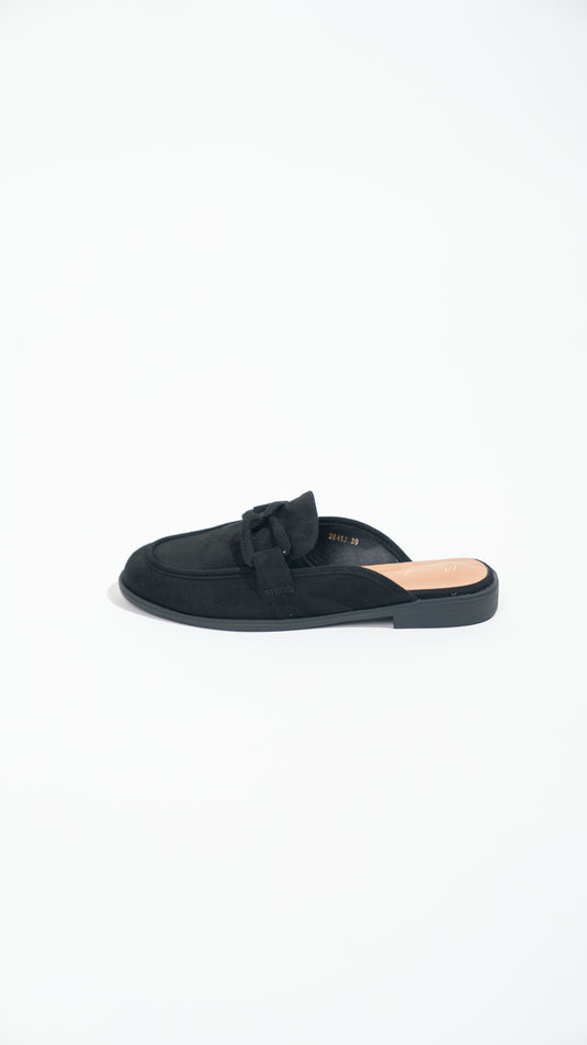 Black Manuella mules for women featuring a sleek design and comfortable open-toe style.