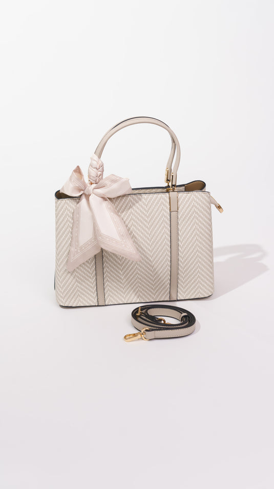 Sac à main chic avec  détail foulard