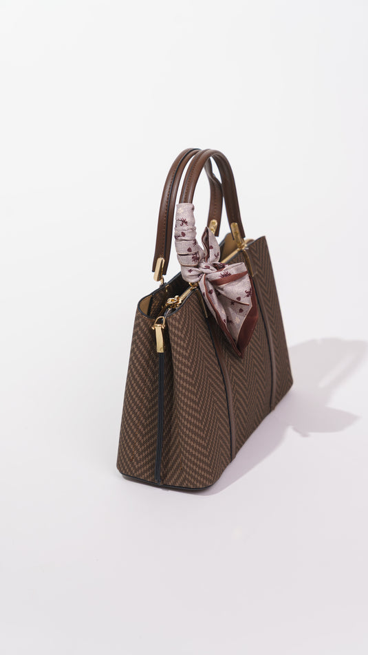 Sac à main chic avec  détail foulard